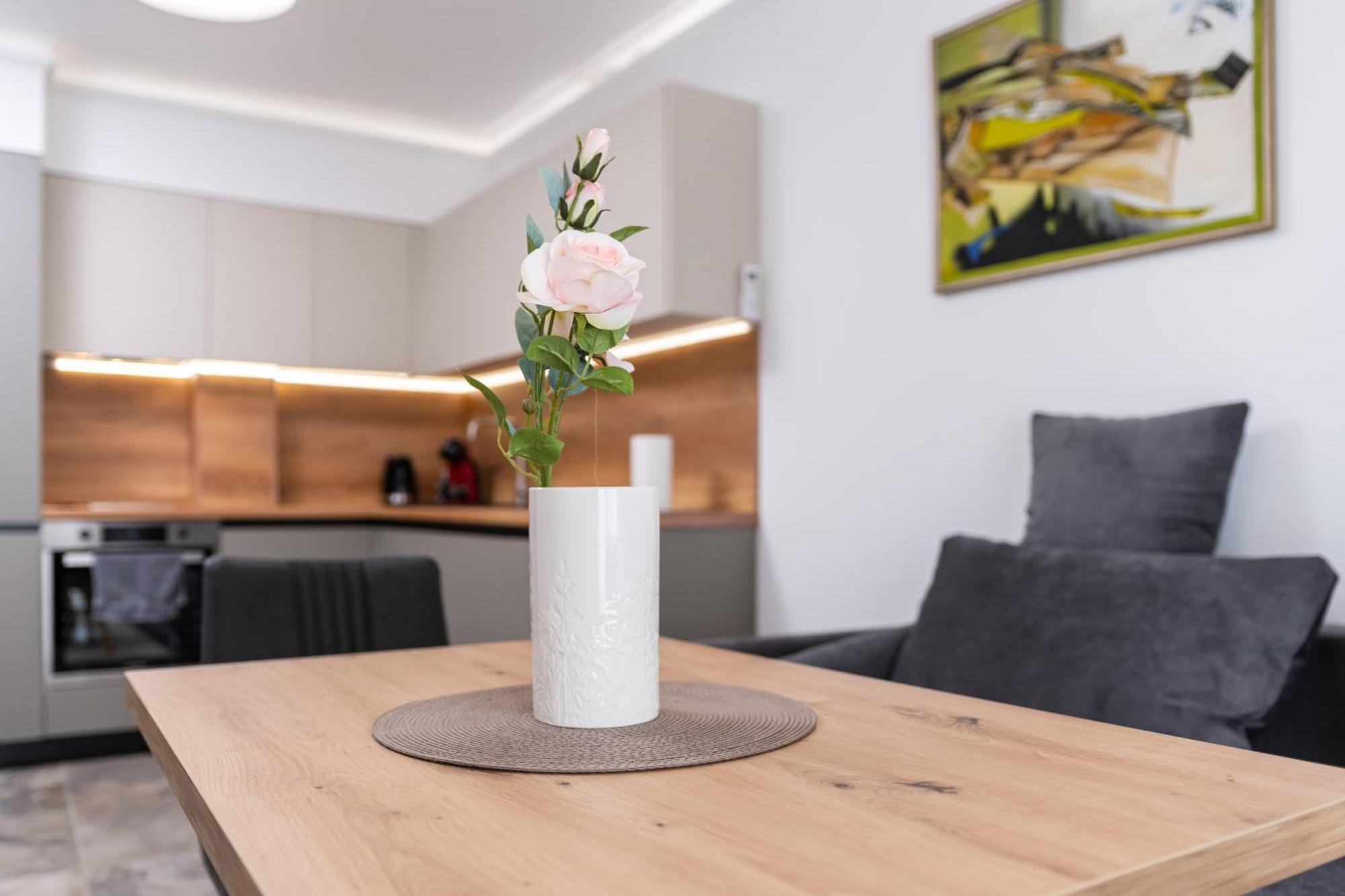 Modern 1-Bedroom Apartments Plovdiv Exteriör bild