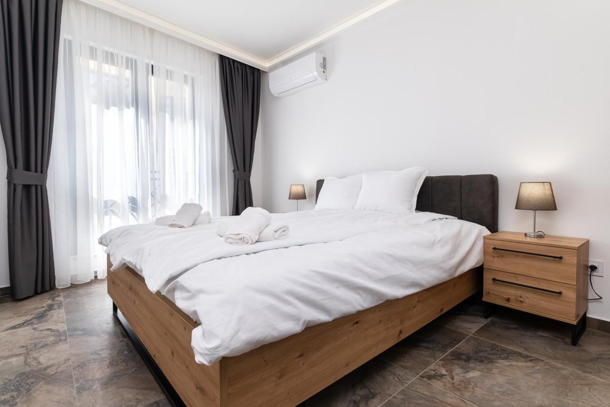Modern 1-Bedroom Apartments Plovdiv Exteriör bild