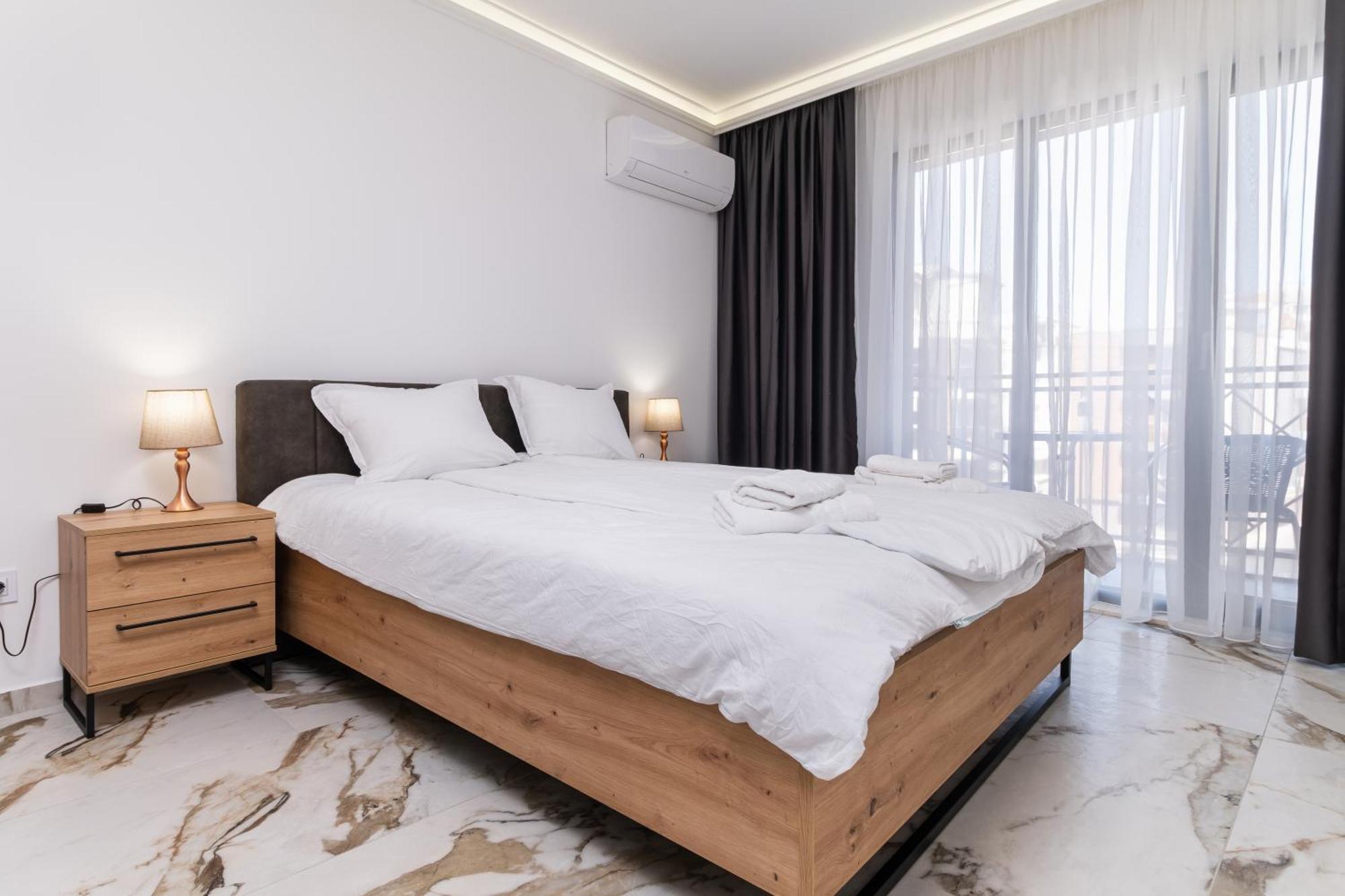 Modern 1-Bedroom Apartments Plovdiv Exteriör bild