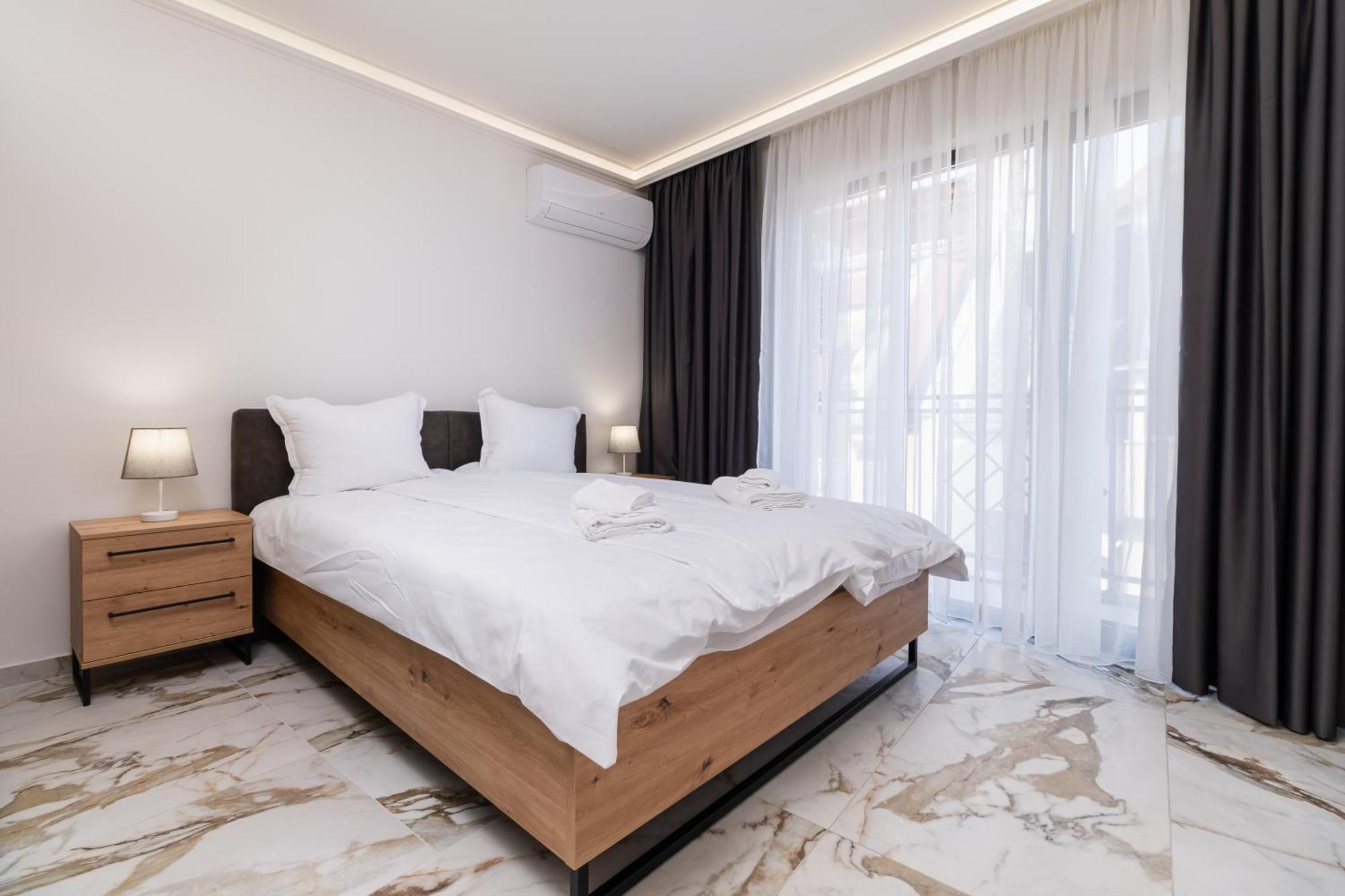 Modern 1-Bedroom Apartments Plovdiv Exteriör bild