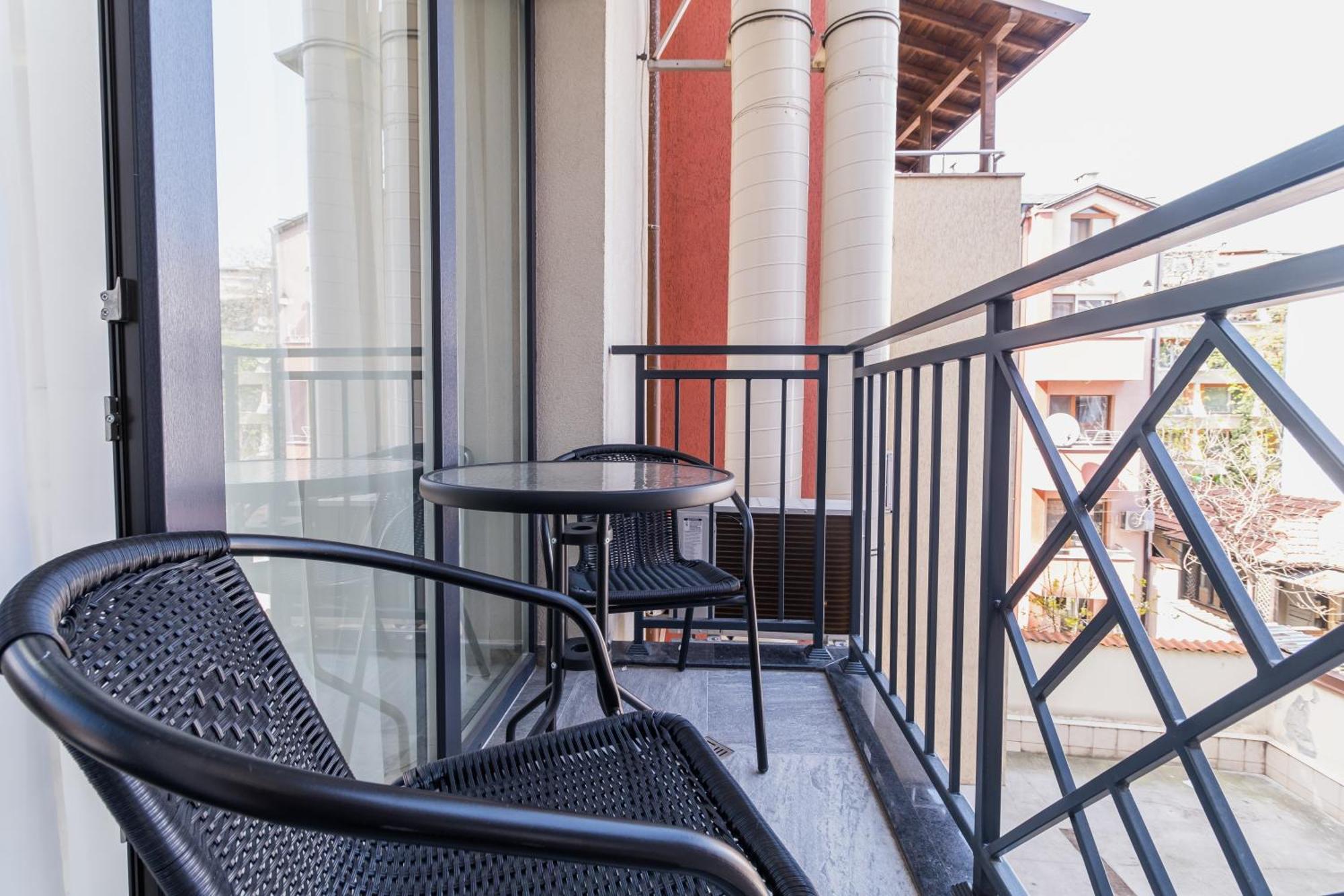 Modern 1-Bedroom Apartments Plovdiv Exteriör bild