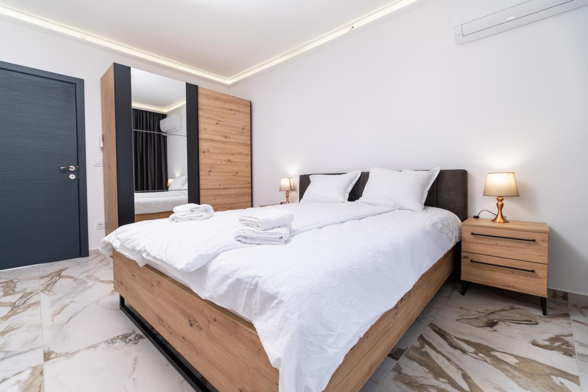 Modern 1-Bedroom Apartments Plovdiv Exteriör bild