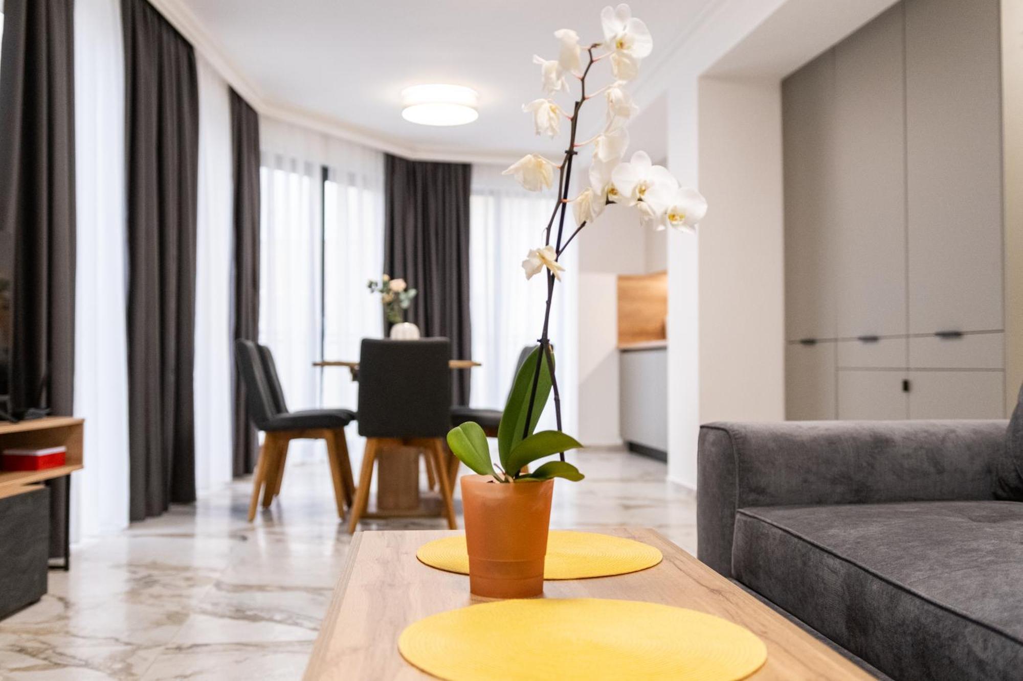 Modern 1-Bedroom Apartments Plovdiv Exteriör bild