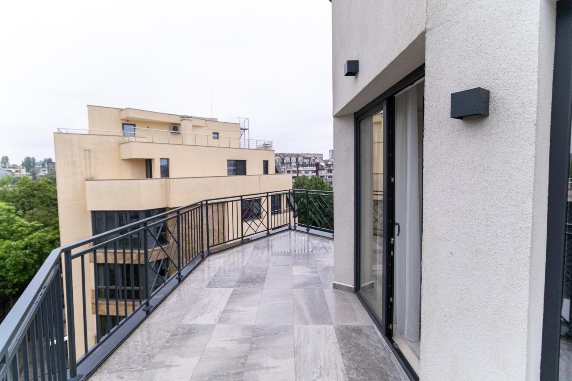 Modern 1-Bedroom Apartments Plovdiv Exteriör bild