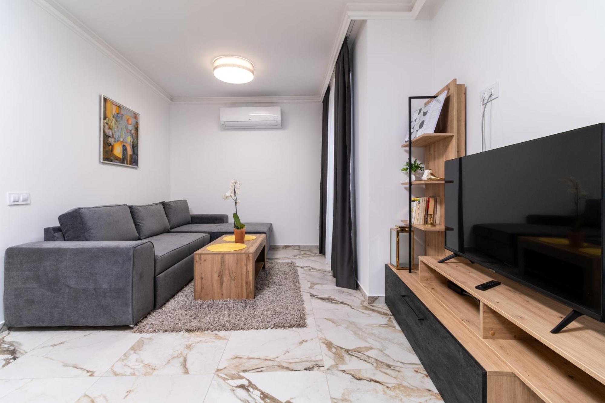 Modern 1-Bedroom Apartments Plovdiv Exteriör bild